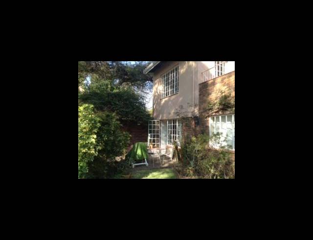 2 BEDROOM TOWNHOUSE FOR SALE IN SANDTON CBD